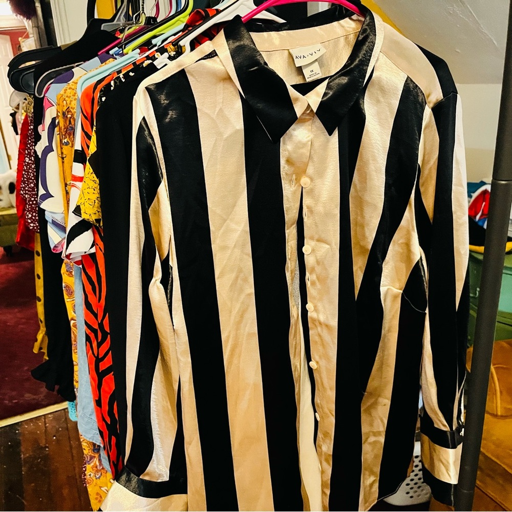Ava & Viv Black and Cream Striped Button Down Shirt